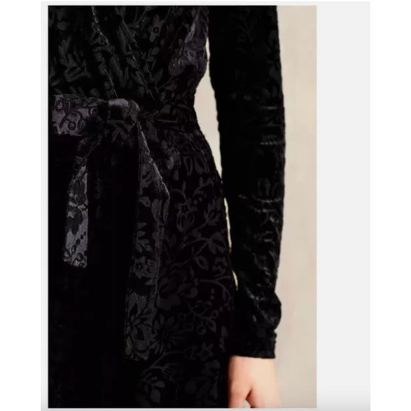 Anthropologie Saylor The Rebecca Velvet BurntoutFloral Belted V-neck Romper SZ S - Picture 3 of 8